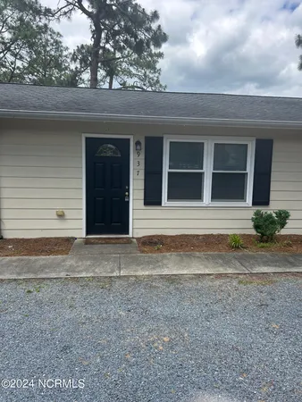 $1,400 | 937 North Ashe Street, Southern Pines, NC 28387