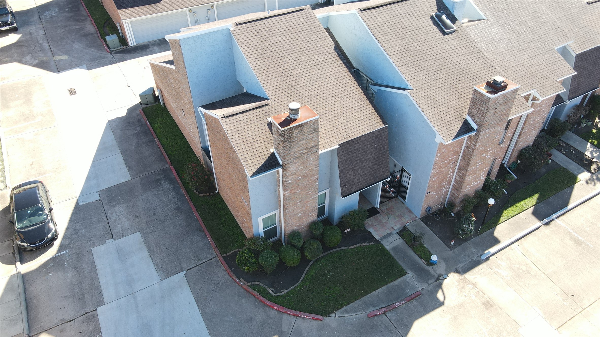 3200 South Gessner Road, Unit 330 Houston, TX 77063 - Photo 24 of 27 a living room with furniture