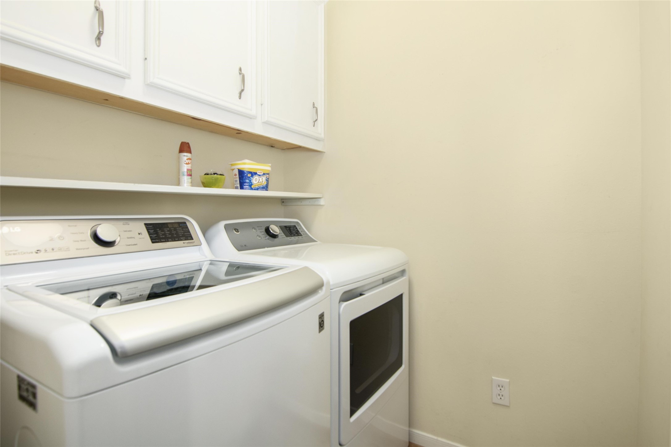 3933 Biscayne Beach Road Port Bolivar, TX 77650 - Photo 23 of 24 a utility room with dryer and washer