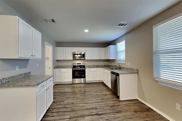 $2,275 | 5329 Temecula Road, Fort Worth, TX 76244