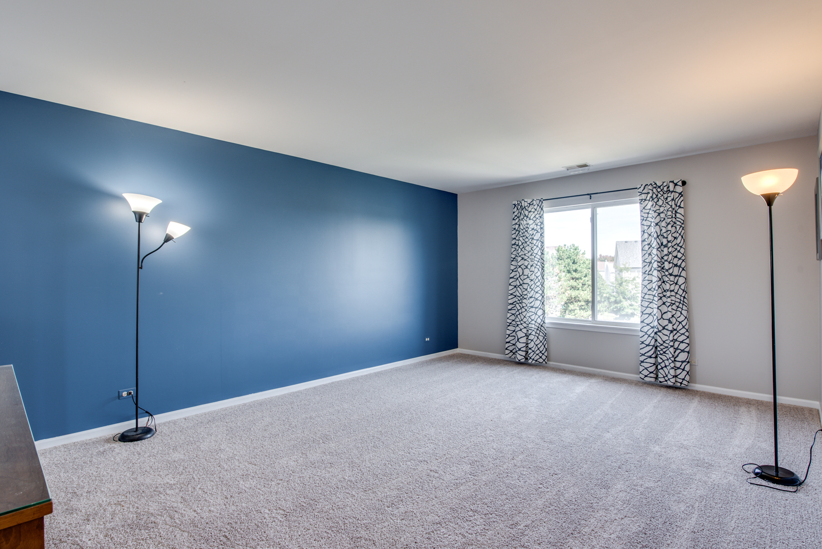 416 Hubbard Circle Plano, IL 60545 - Photo 26 of 57 a view of a room that has a window in it