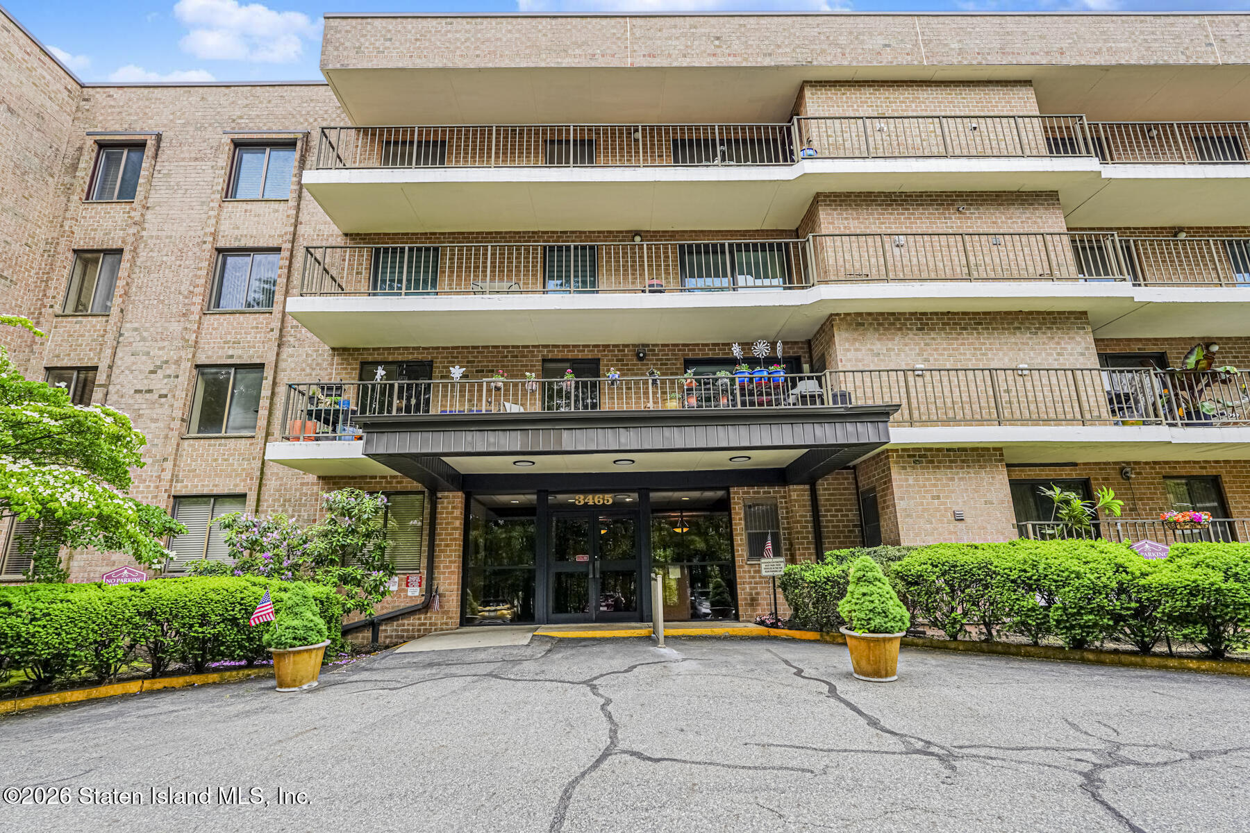 3465 Amboy Road, Unit 4D Staten Island, NY 10306 - Photo 2 of 29 Photo May 28 2026, 3 59 34 PM