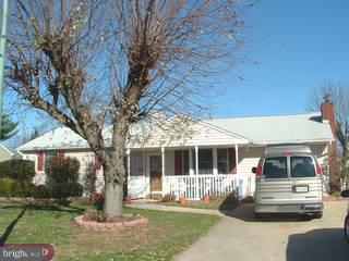 231 Suffolk Road Fairless Hills, PA 19030 - Photo 2 of 6 Gallery Image 2