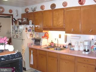 231 Suffolk Road Fairless Hills, PA 19030 - Photo 3 of 6 Gallery Image 3