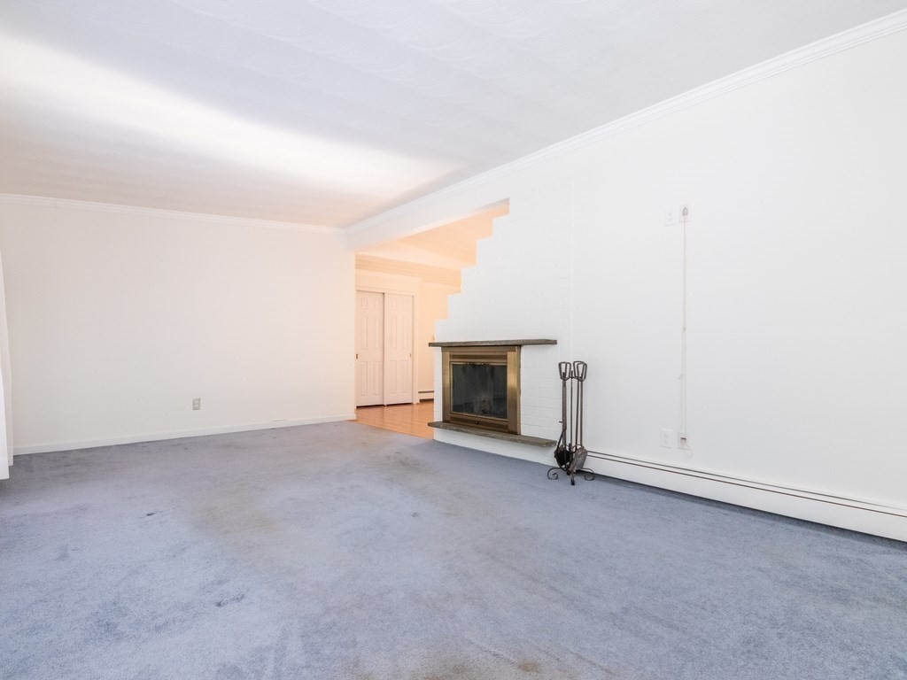 33 Griffin Road Framingham, MA 01701 - Photo 8 of 25 Gallery Image 8