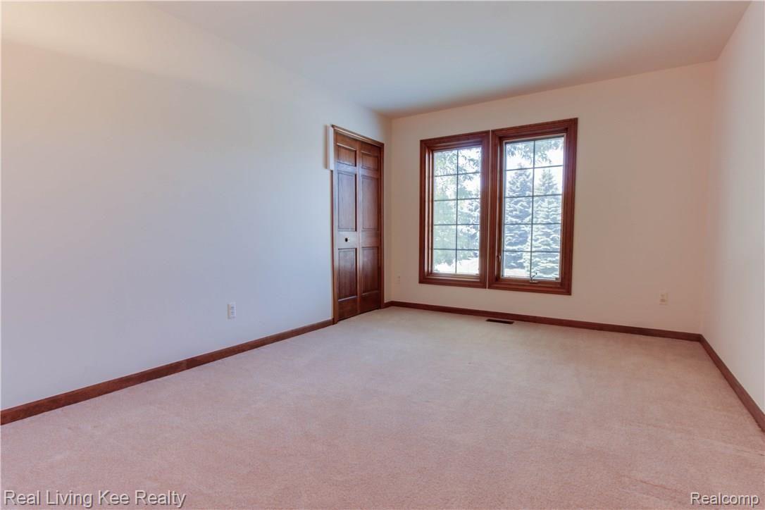 650 Snowmass Drive Rochester, MI 48309 - Photo 26 of 46 127.jpg