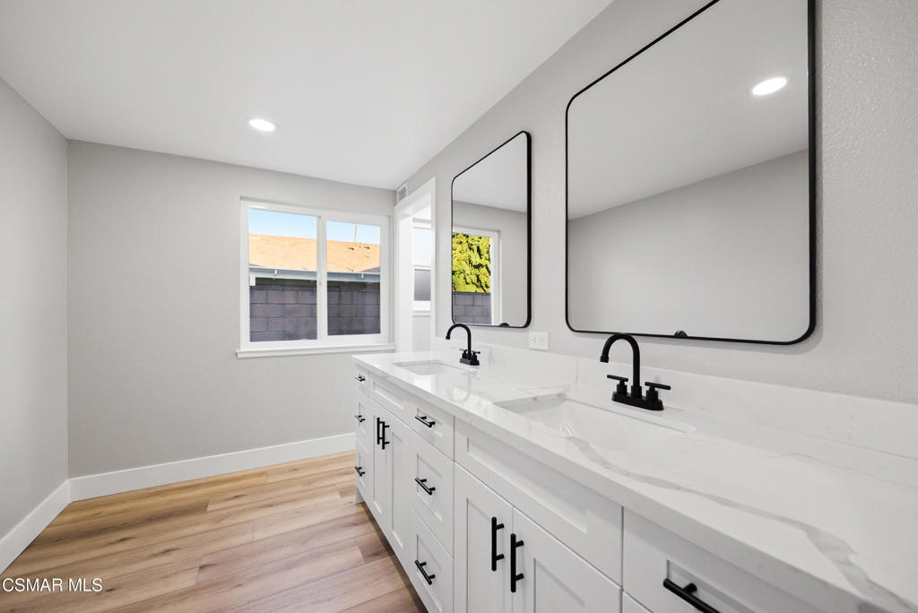 2405 Lee Street Simi Valley, CA 93065 - Photo 27 of 34