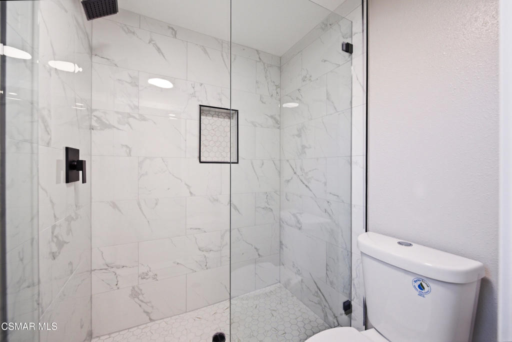 2405 Lee Street Simi Valley, CA 93065 - Photo 29 of 34