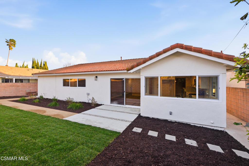 2405 Lee Street Simi Valley, CA 93065 - Photo 31 of 34