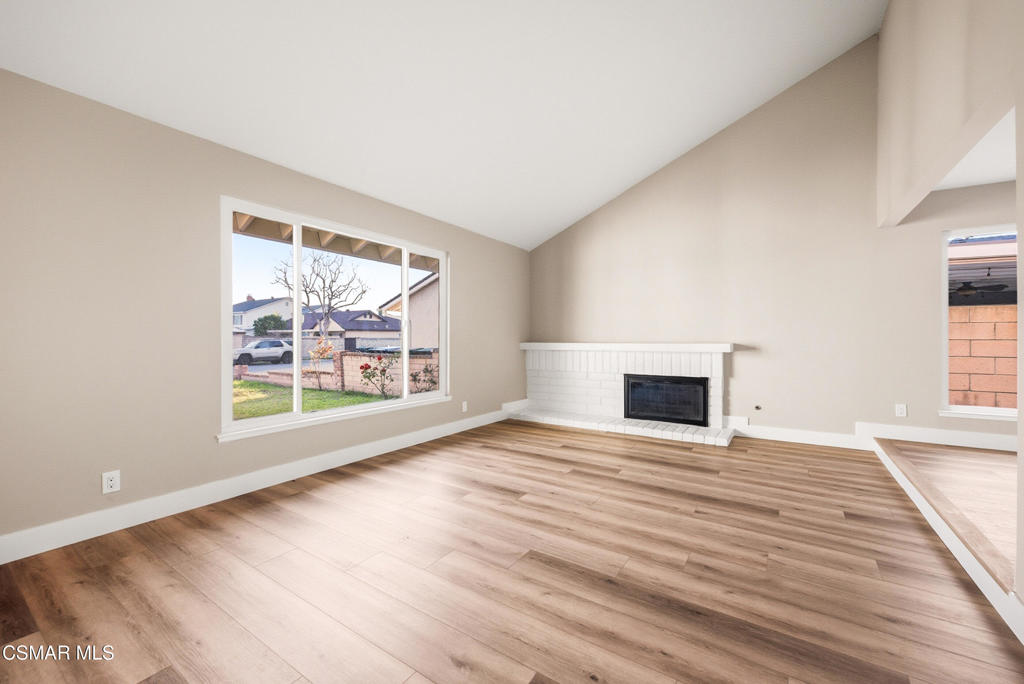 2405 Lee Street Simi Valley, CA 93065 - Photo 8 of 34