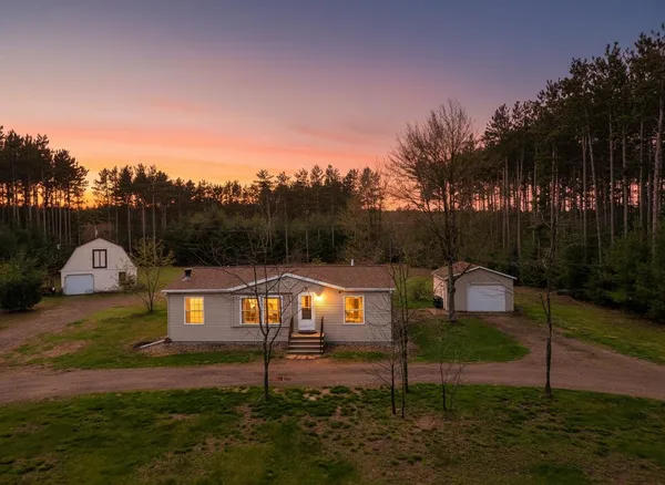 $195,000 | 625 North 4th Avenue, Redgranite, WI 54970