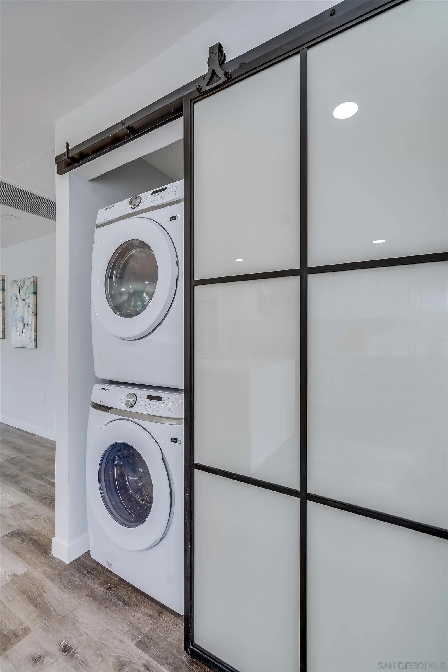 9209 Jamacha Boulevard Spring Valley, CA 91977 - Photo 20 of 22 a utility room with dryer and washer