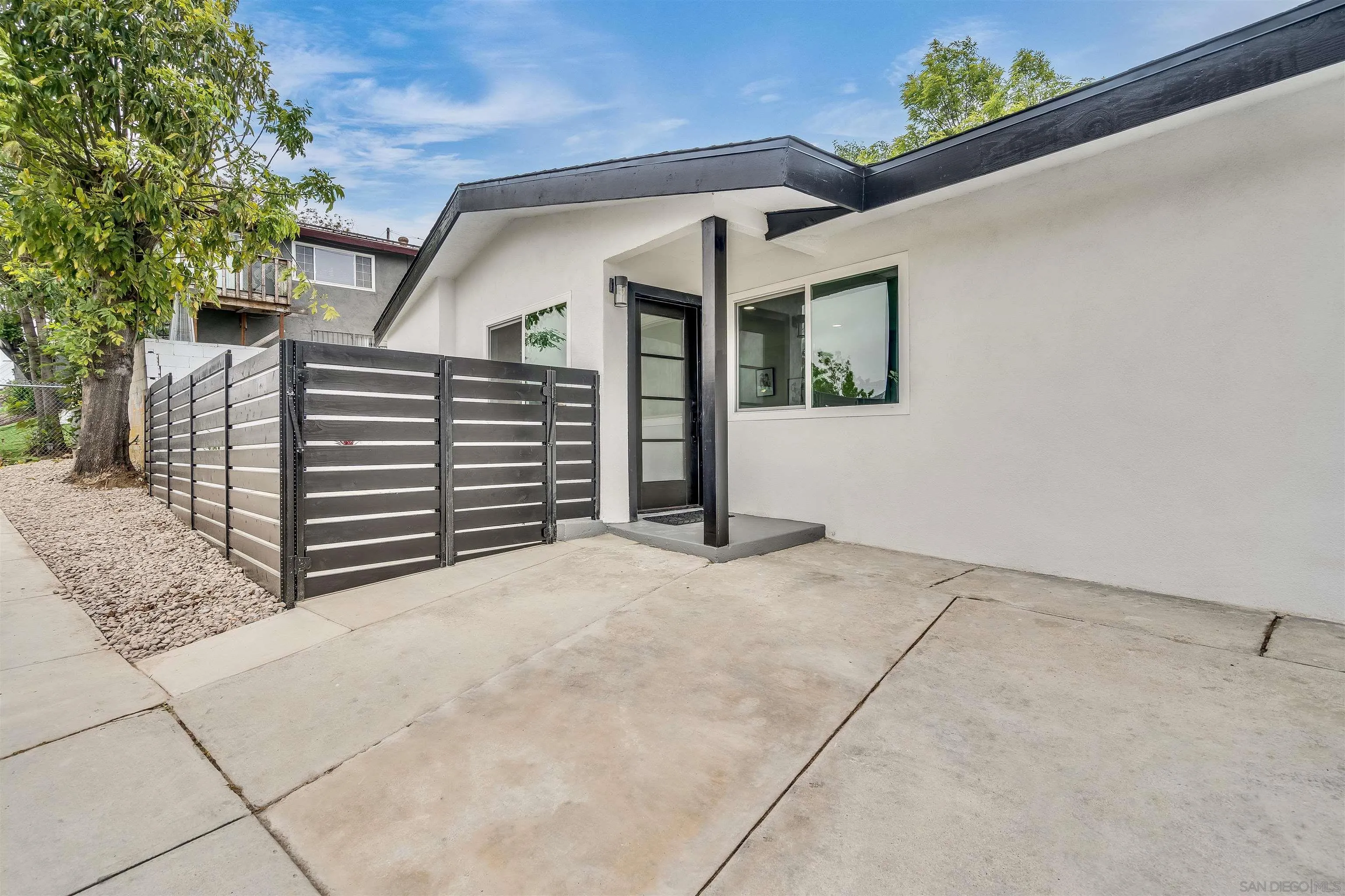 9209 Jamacha Boulevard Spring Valley, CA 91977 - Photo 2 of 22 a view of entryway and hall