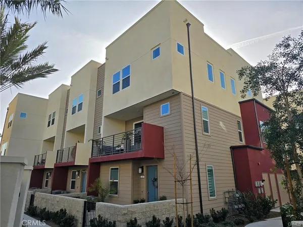$919,999 | 1651 West Lincoln Avenue, Unit 105, Anaheim, CA 92801