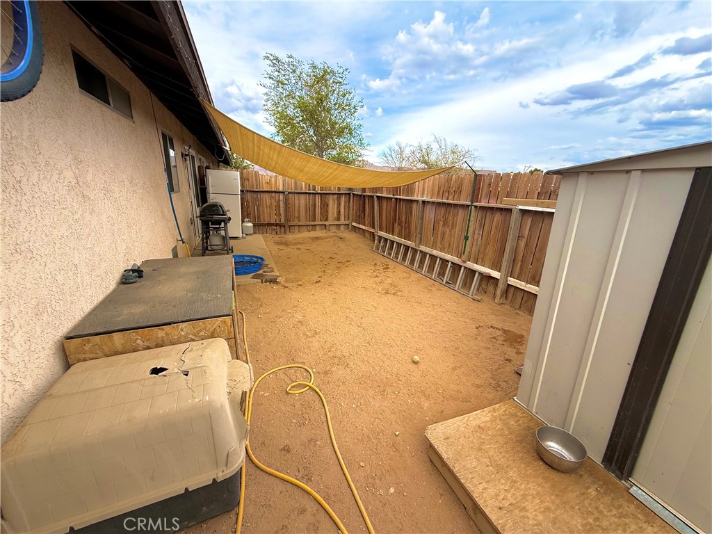 13615 Pauhaska Road Apple Valley, CA 92308 - Photo 17 of 24 Patio Area Unit #2