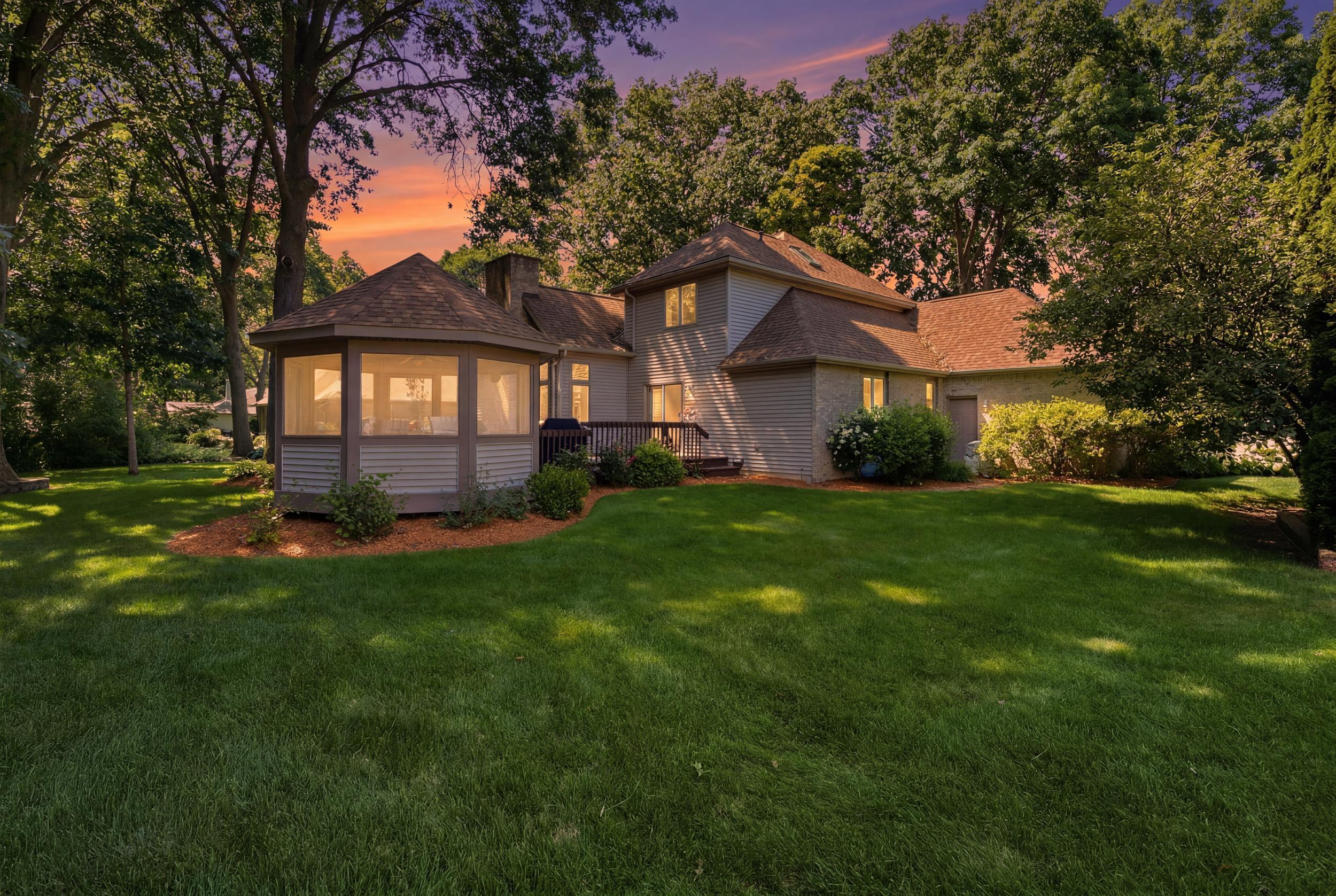1460 Nelson Road St. Joseph, MI 49085 - Photo 33 of 37 12_dsc08078_twilight_e6b85de4