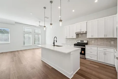 $574,999 | 200 West 56th Street, Unit 8104, Austin, TX 78751