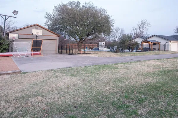 $1,100,000 | 2 Moonlight Trail, Lucas, TX 75002