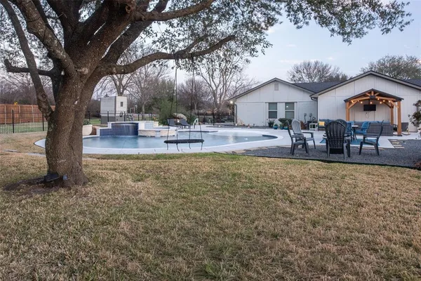 $1,100,000 | 2 Moonlight Trail, Lucas, TX 75002