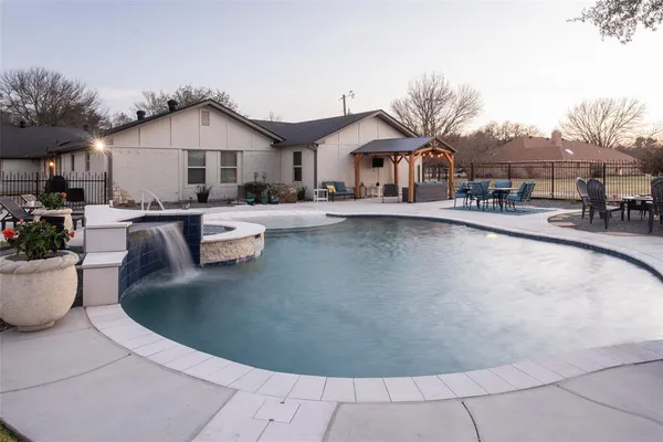 $1,100,000 | 2 Moonlight Trail, Lucas, TX 75002