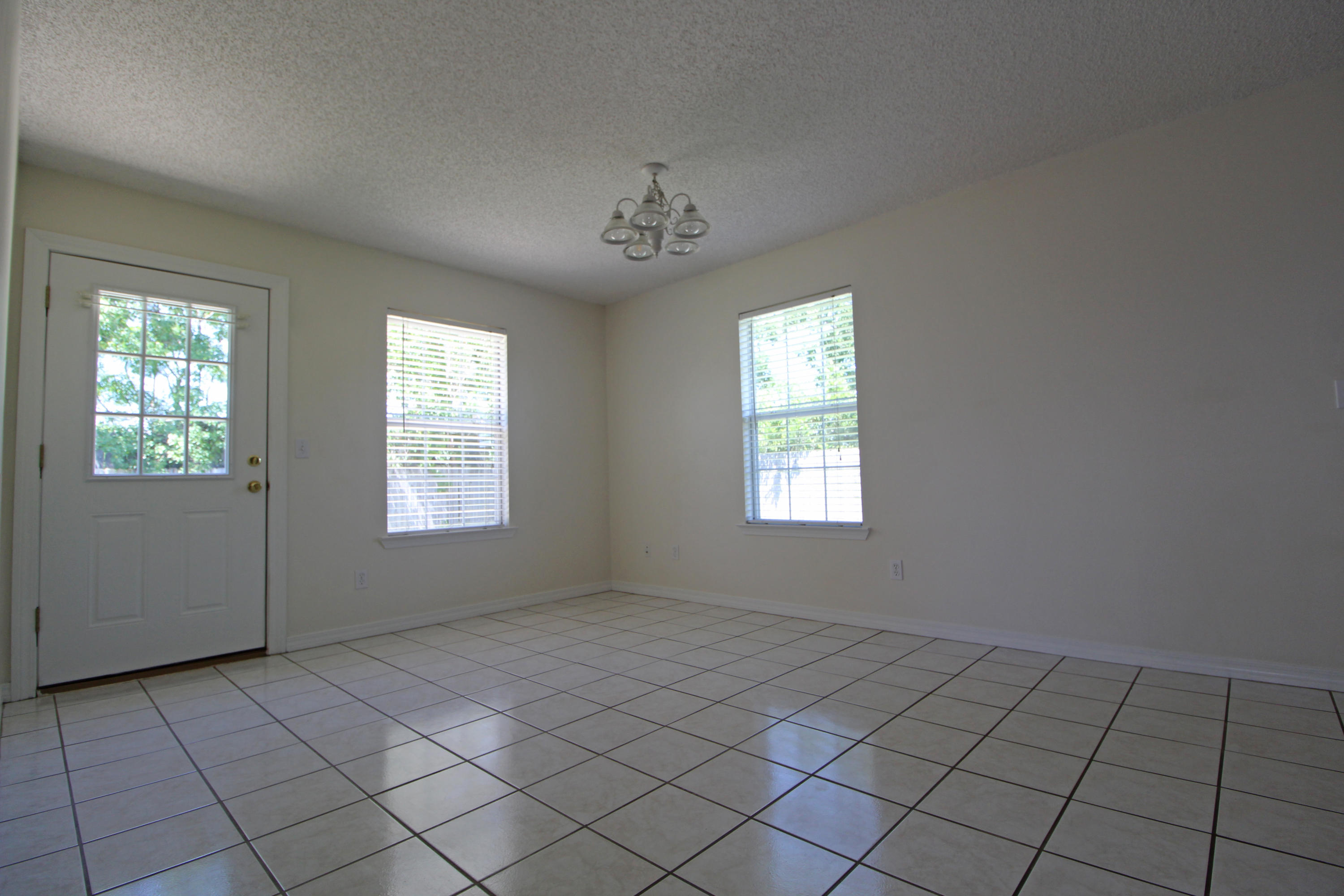 34 Cactus Road Mary Esther, FL 32569 - Photo 8 of 30 Dining Area