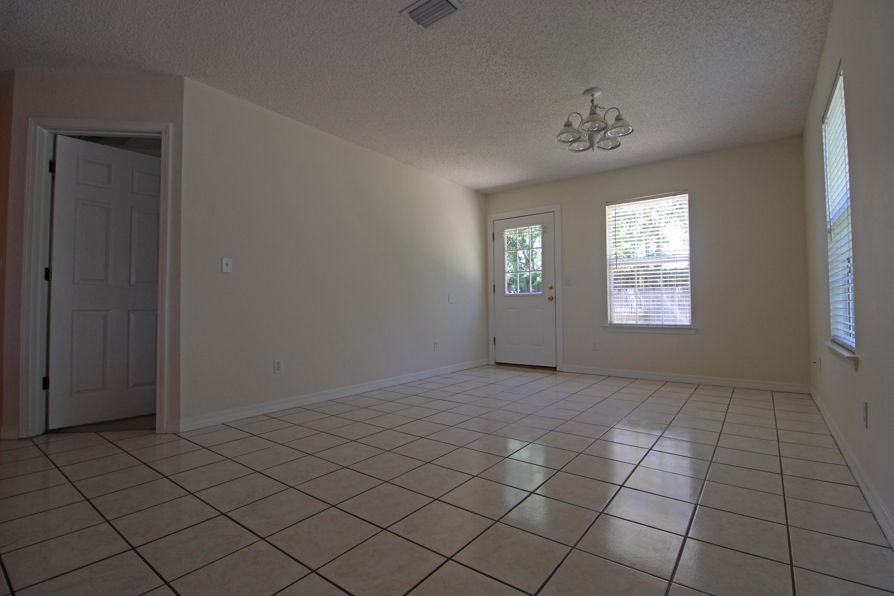 34 Cactus Road Mary Esther, FL 32569 - Photo 10 of 30 Dining Area