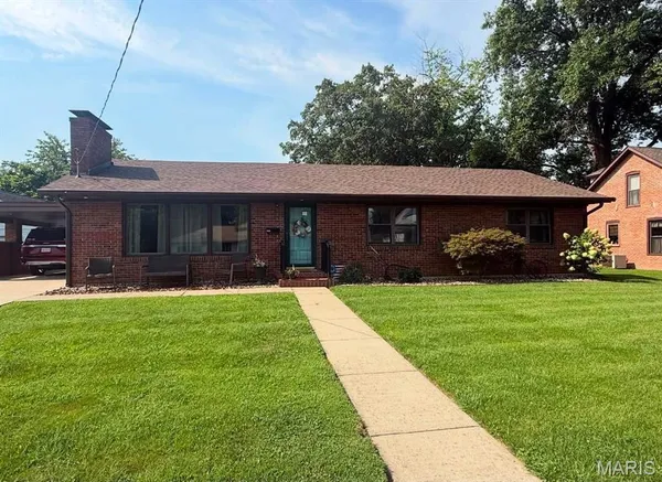 $260,000 | 202 East Belleville Street, Nashville, IL 62263