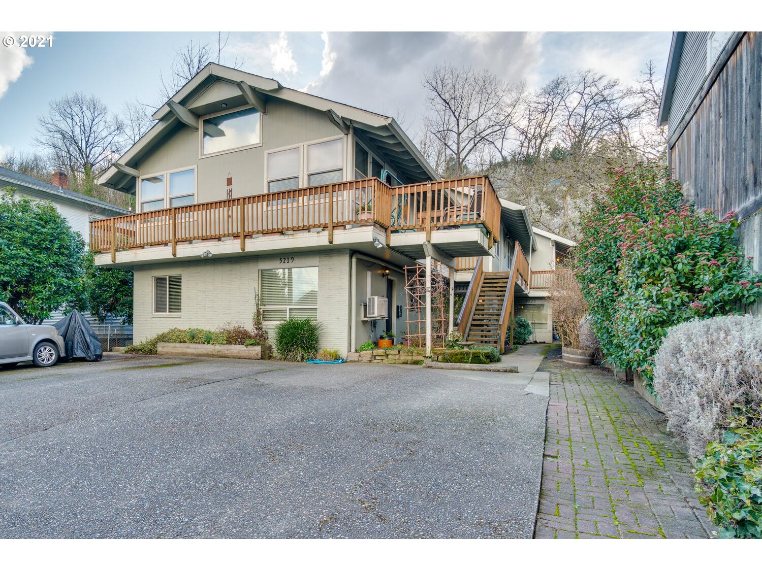 5219 Southwest View Point Terrace, Unit 1 Portland, OR 97239 - Photo 1 of 21 Gallery Image 1