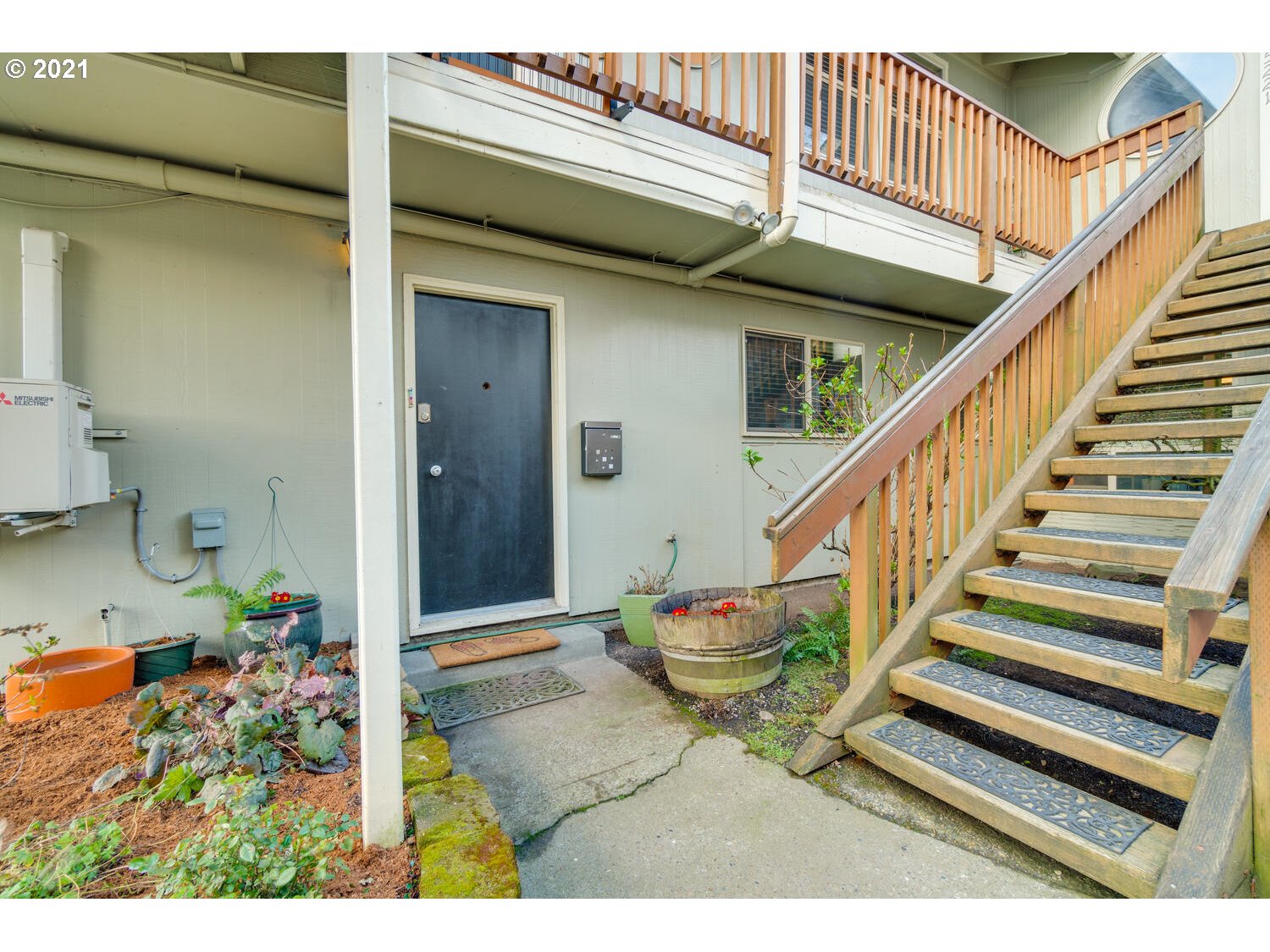 5219 Southwest View Point Terrace, Unit 1 Portland, OR 97239 - Photo 2 of 21 Gallery Image 2