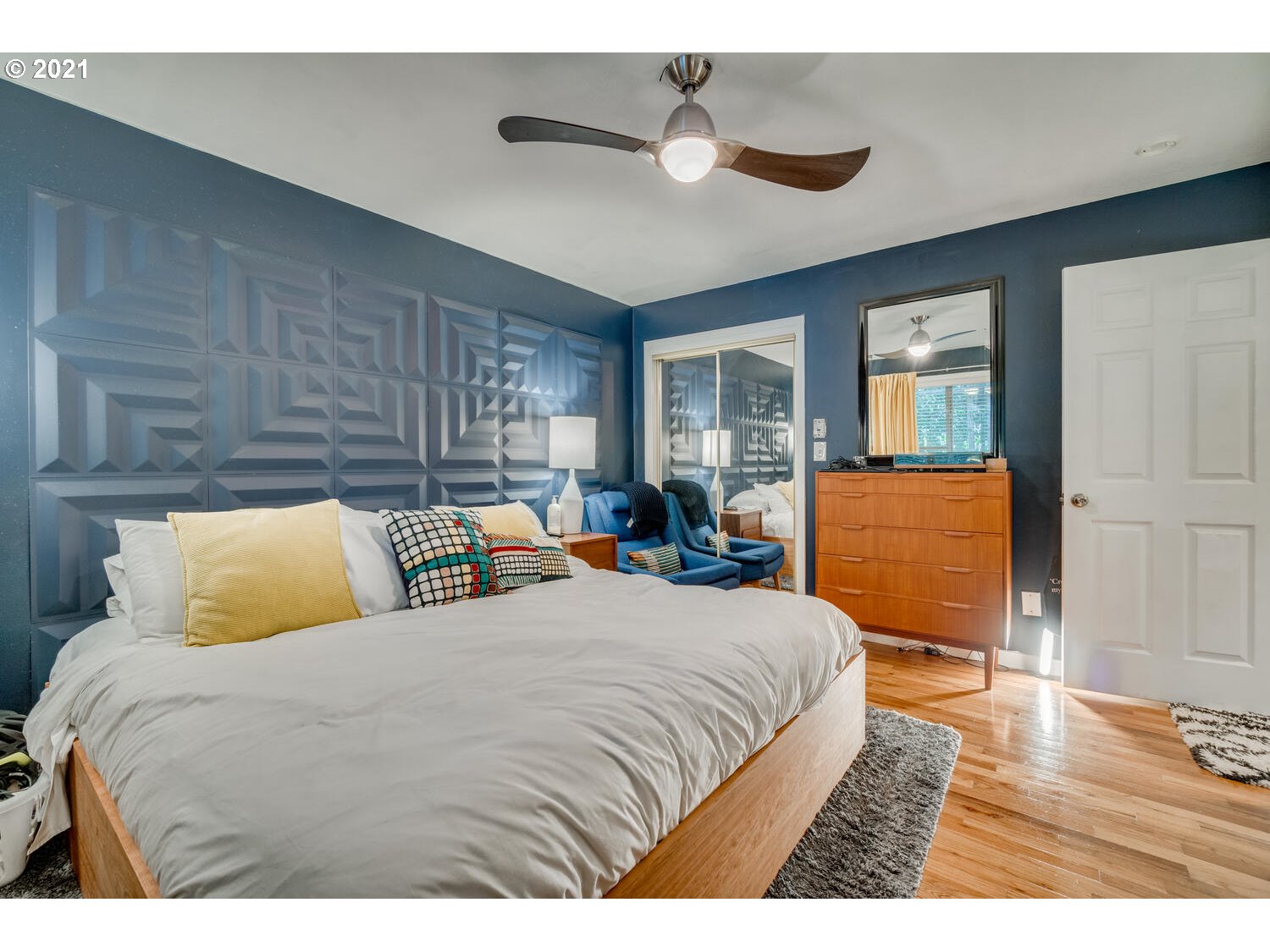5219 Southwest View Point Terrace, Unit 1 Portland, OR 97239 - Photo 12 of 21 Gallery Image 12
