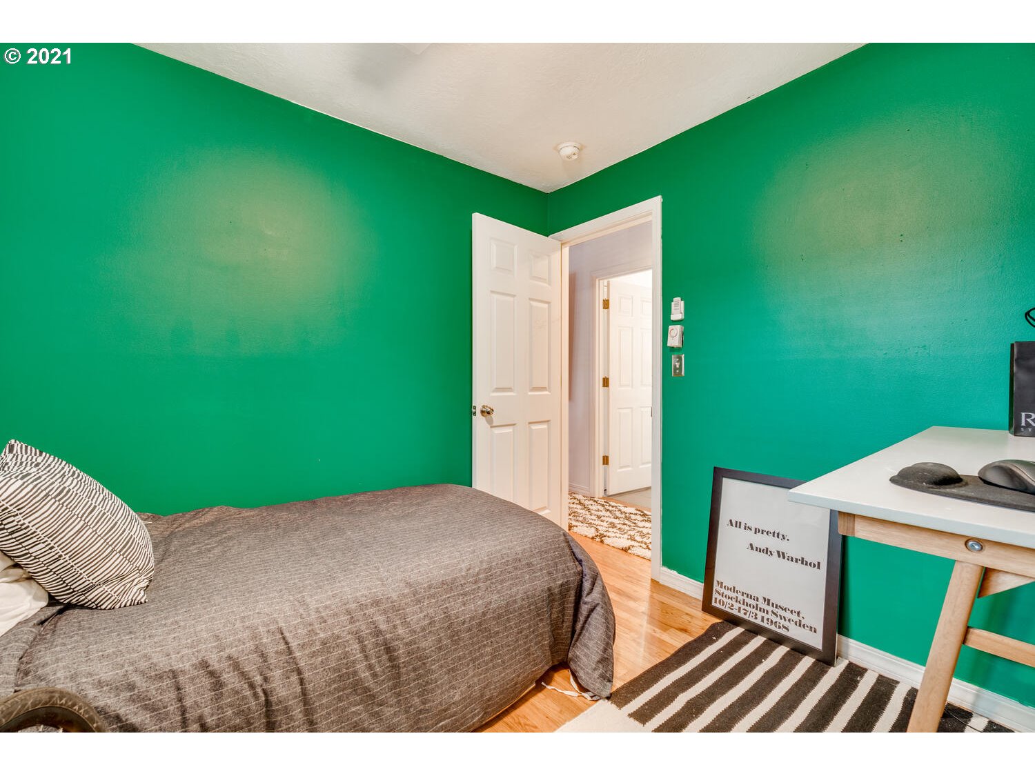 5219 Southwest View Point Terrace, Unit 1 Portland, OR 97239 - Photo 18 of 21 Gallery Image 18