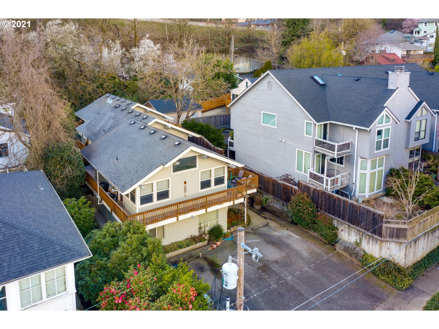 5219 Southwest View Point Terrace, Unit 1 Portland, OR 97239 - Photo 19 of 21 Gallery Image 19