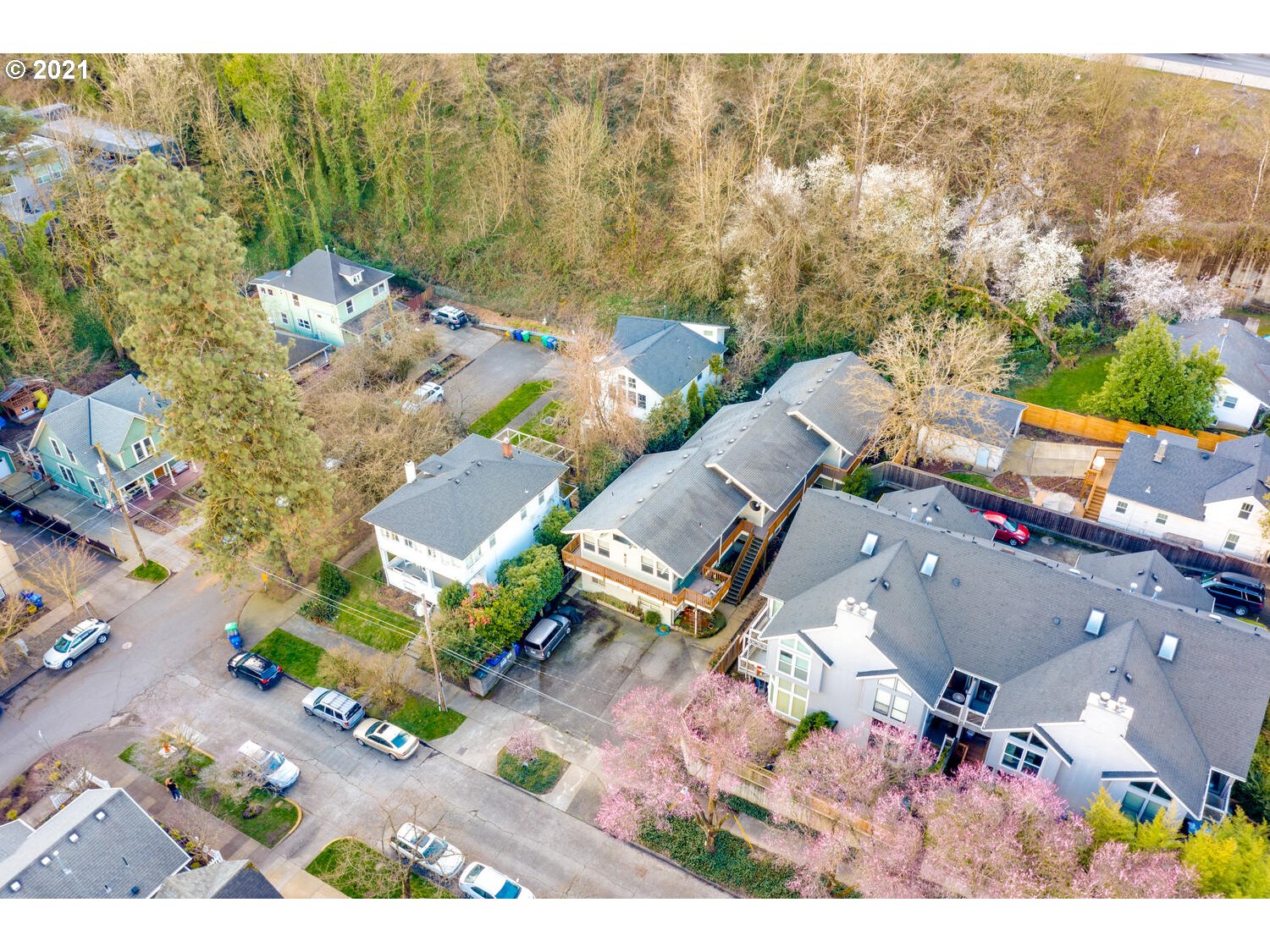 5219 Southwest View Point Terrace, Unit 1 Portland, OR 97239 - Photo 20 of 21 Gallery Image 20