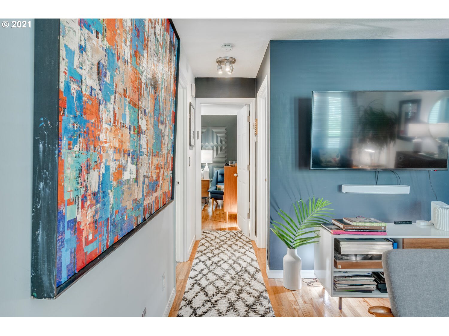5219 Southwest View Point Terrace, Unit 1 Portland, OR 97239 - Photo 10 of 21 Gallery Image 10