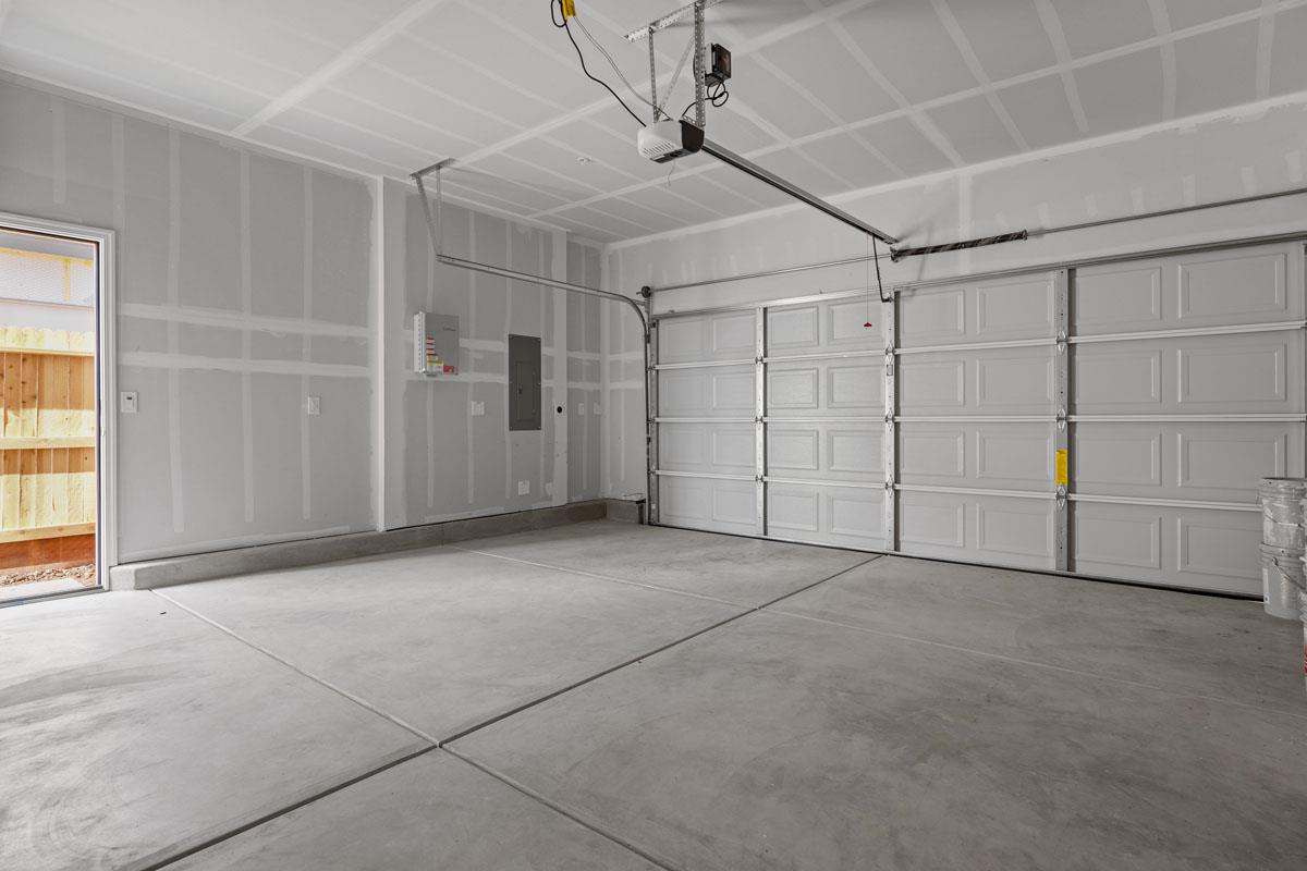 2318 East Loomis Road Stockton, CA 95205 - Photo 18 of 20 a view of an empty garage