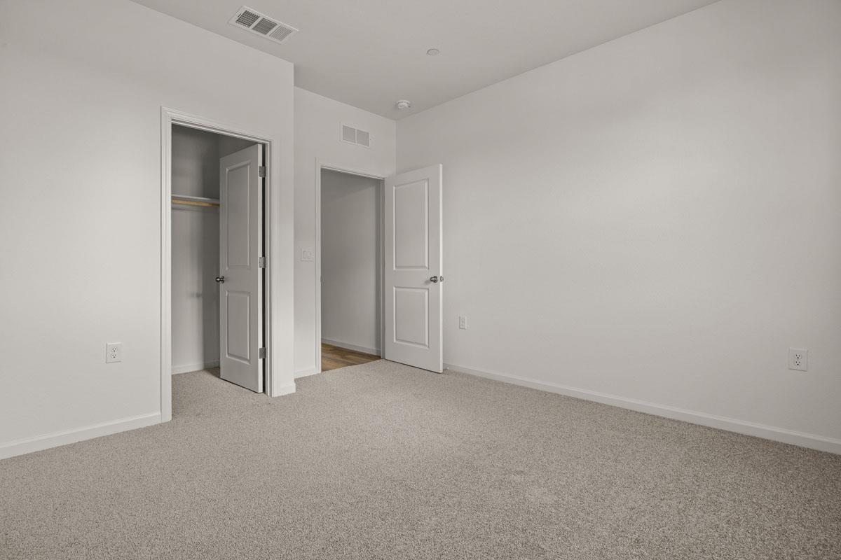 2318 East Loomis Road Stockton, CA 95205 - Photo 3 of 20 an empty room with closet area