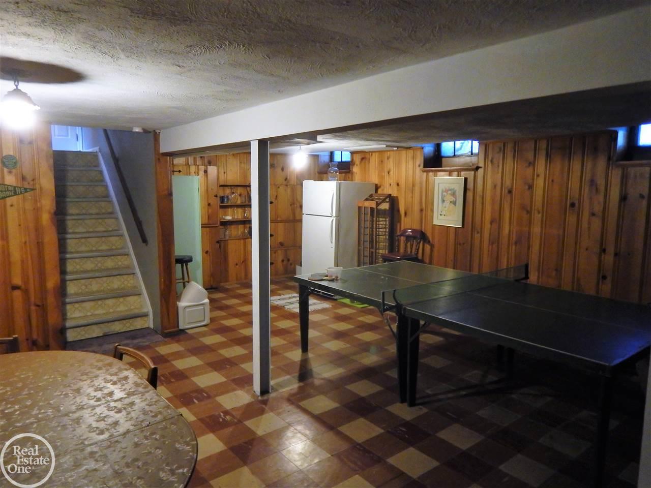 628 Hawthorne Road Grosse Pointe, MI 48236 - Photo 27 of 31 31333491-26.JPG