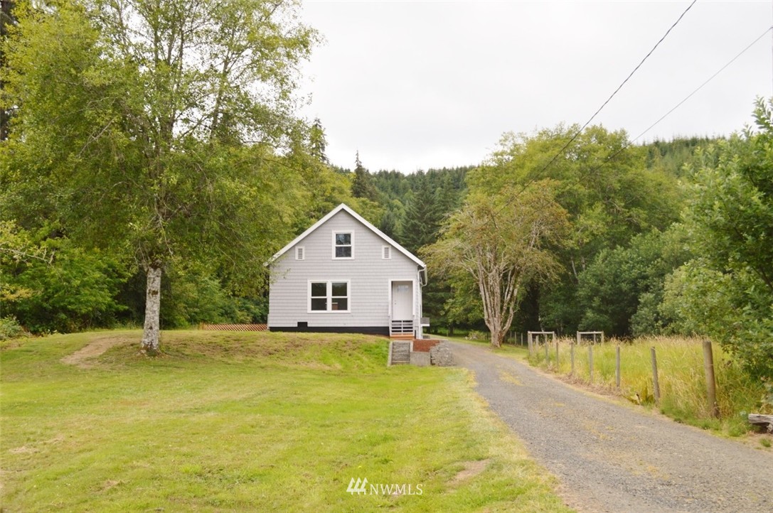 49 Leutz Road Aberdeen, WA 98520 - Photo 2 of 24 Gallery Image 2