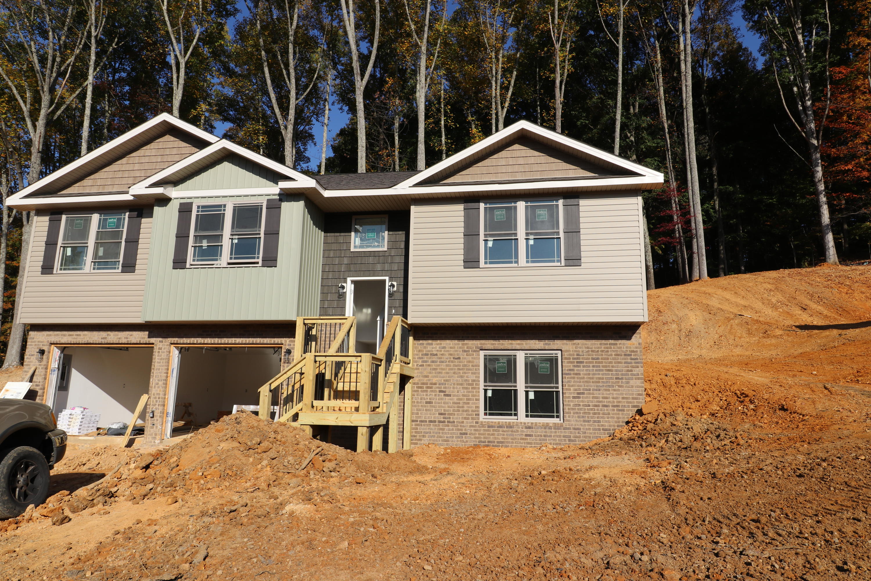 865 Cedar Branch Road Kingsport, TN 37664 - Photo 3 of 16 IMG_1060