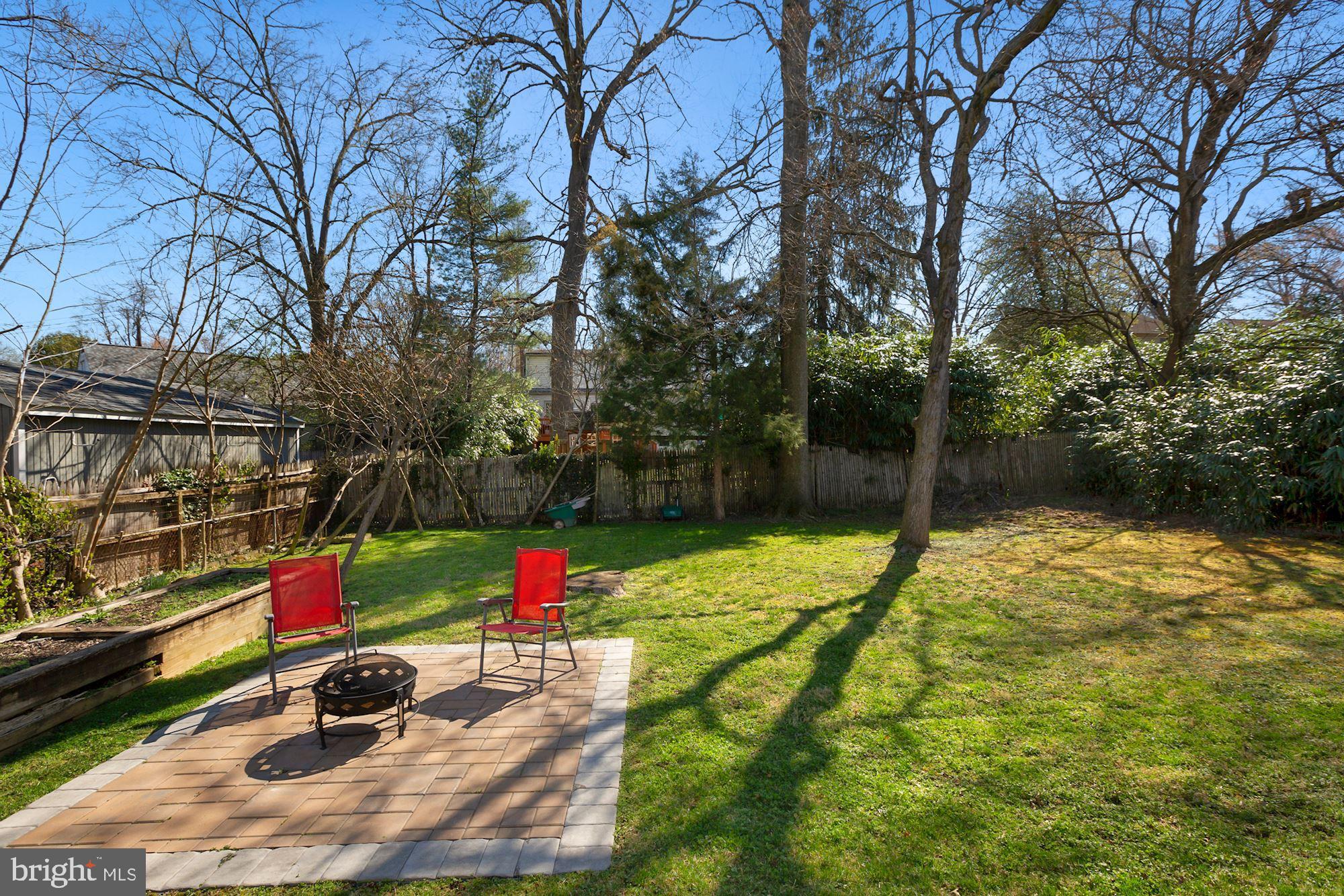 10211 Carson Place Silver Spring, MD 20901 - Photo 23 of 33 Patio and yard