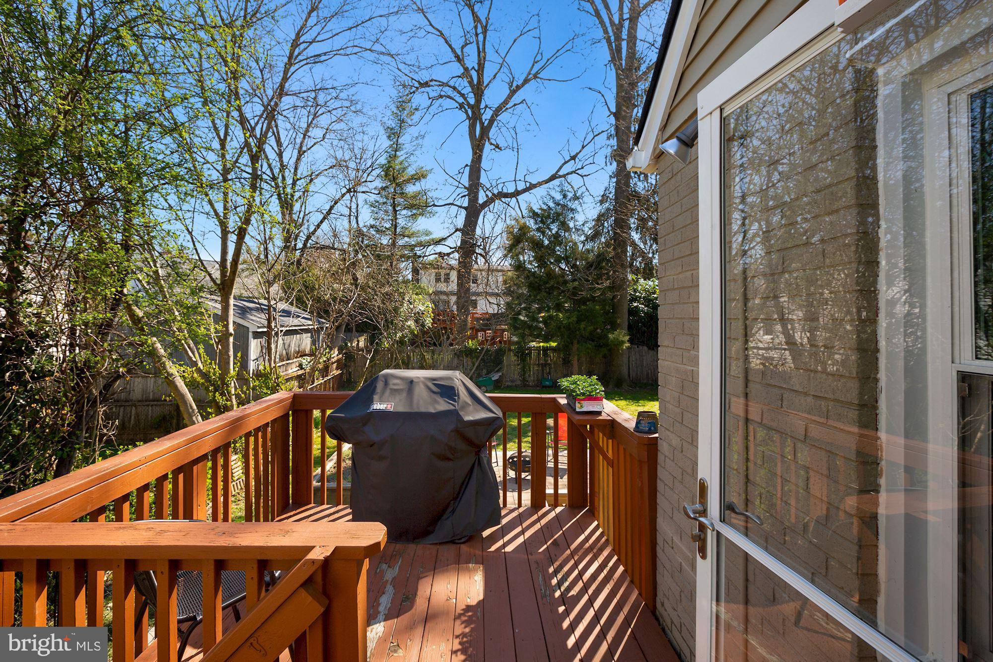 10211 Carson Place Silver Spring, MD 20901 - Photo 27 of 33 Wood deck