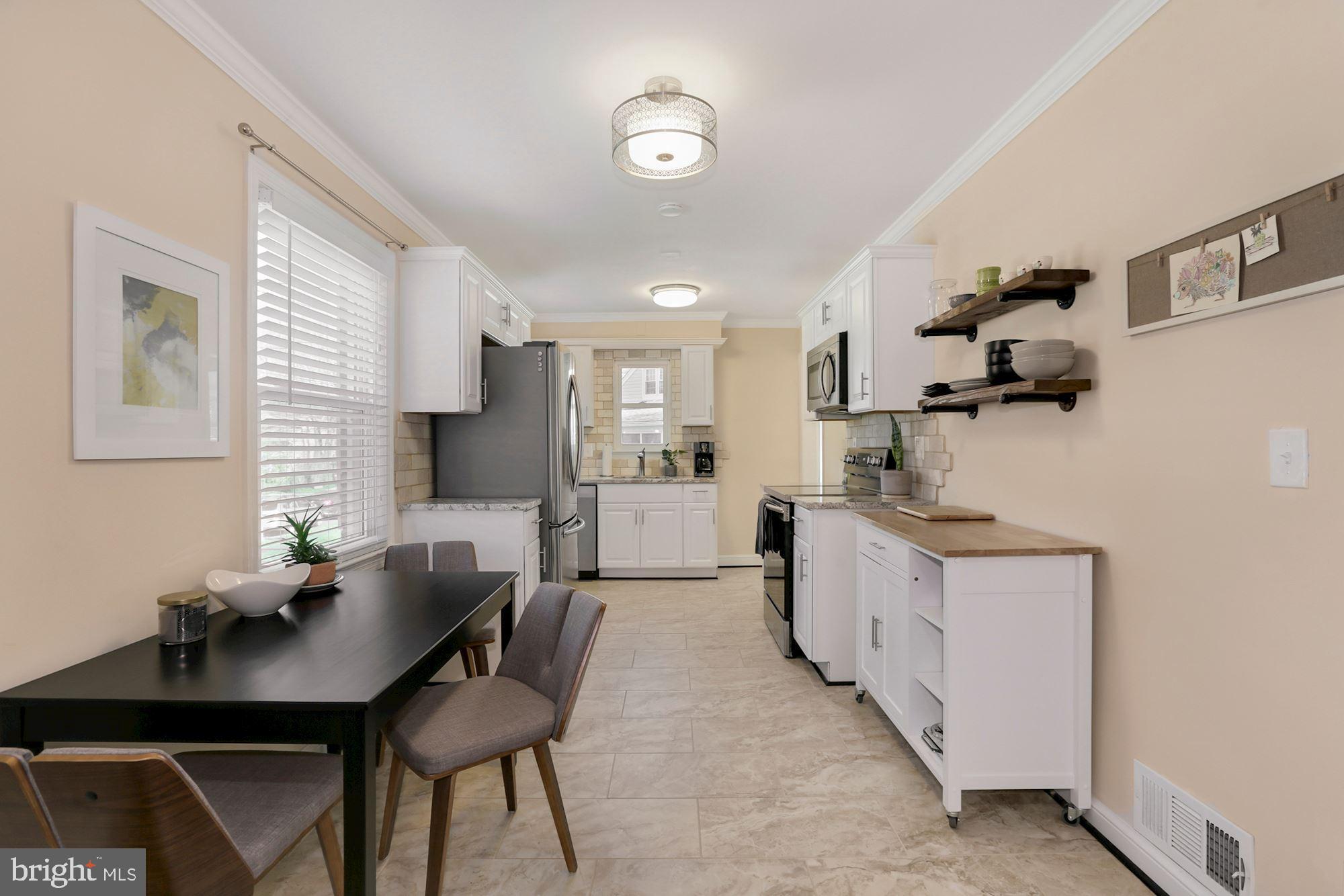 10211 Carson Place Silver Spring, MD 20901 - Photo 4 of 33 Kitchen/Dining room