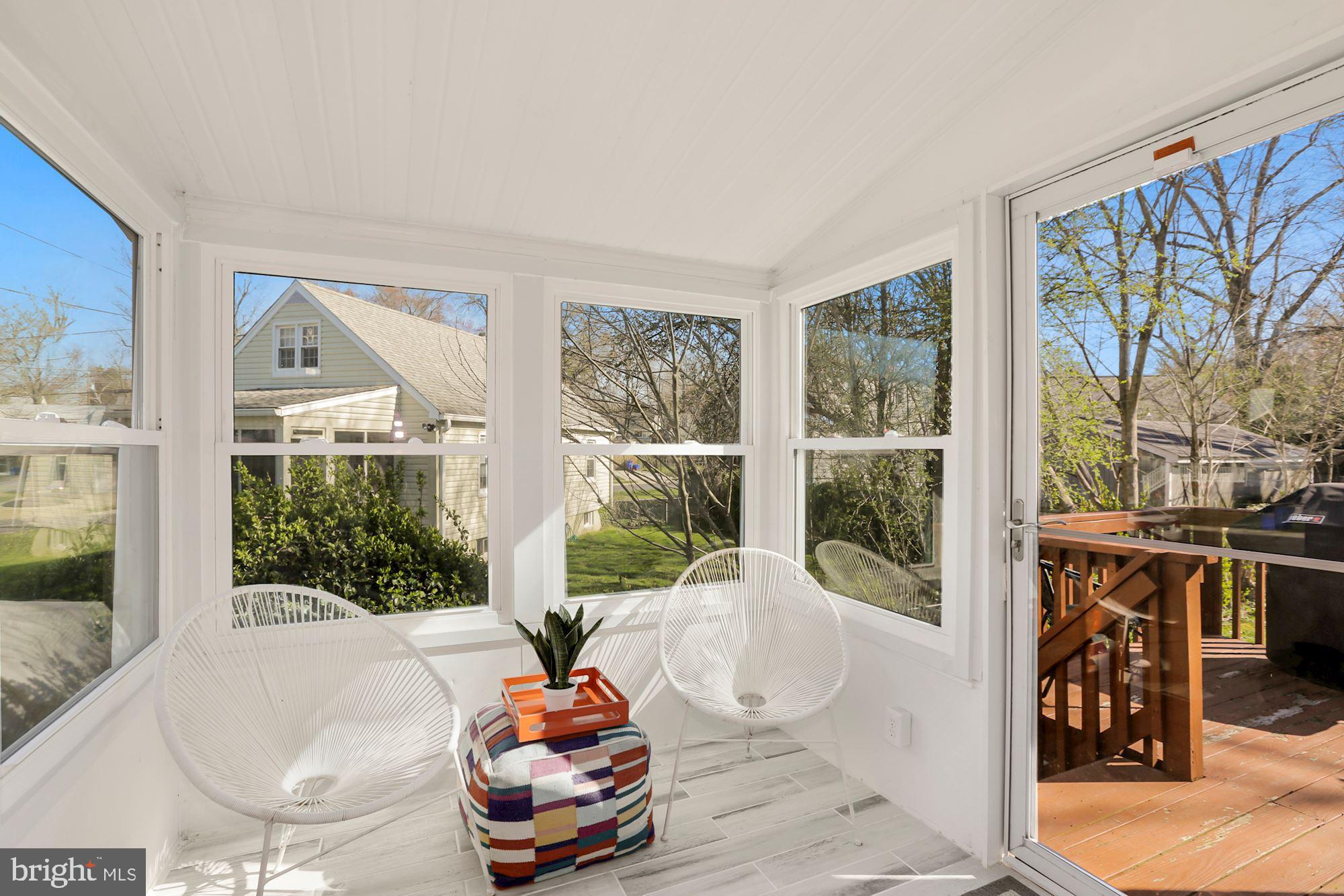 10211 Carson Place Silver Spring, MD 20901 - Photo 6 of 33 Sun room