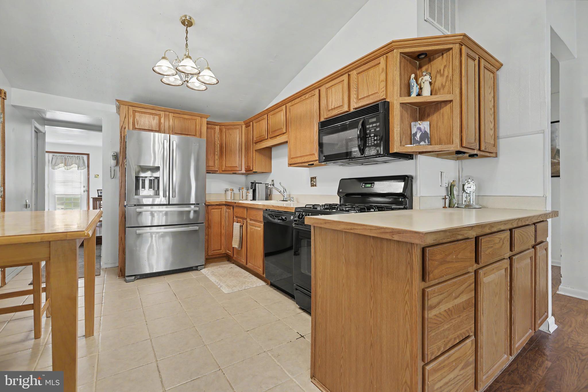 23 Avon Place Maple Shade, NJ 08052 - Photo 11 of 38