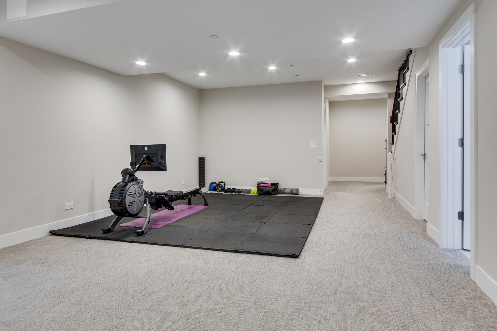 2320 Edna Avenue Park Ridge, IL 60068 - Photo 33 of 41 a very nice looking room with a couch