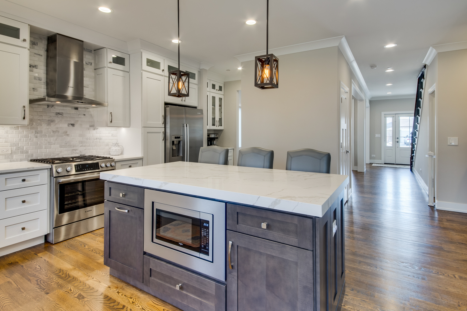 2320 Edna Avenue Park Ridge, IL 60068 - Photo 5 of 41 a kitchen with a stove and a refrigerator