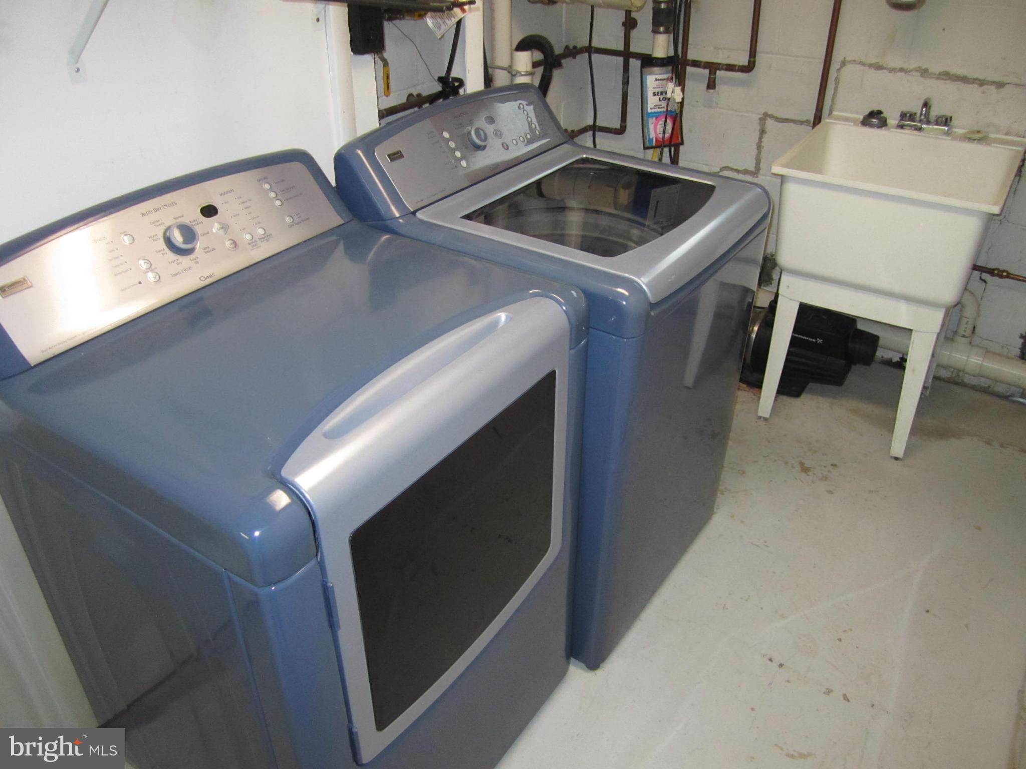 424 West Maple Road Linthicum, MD 21090 - Photo 18 of 24 a utility room with dryer and washer
