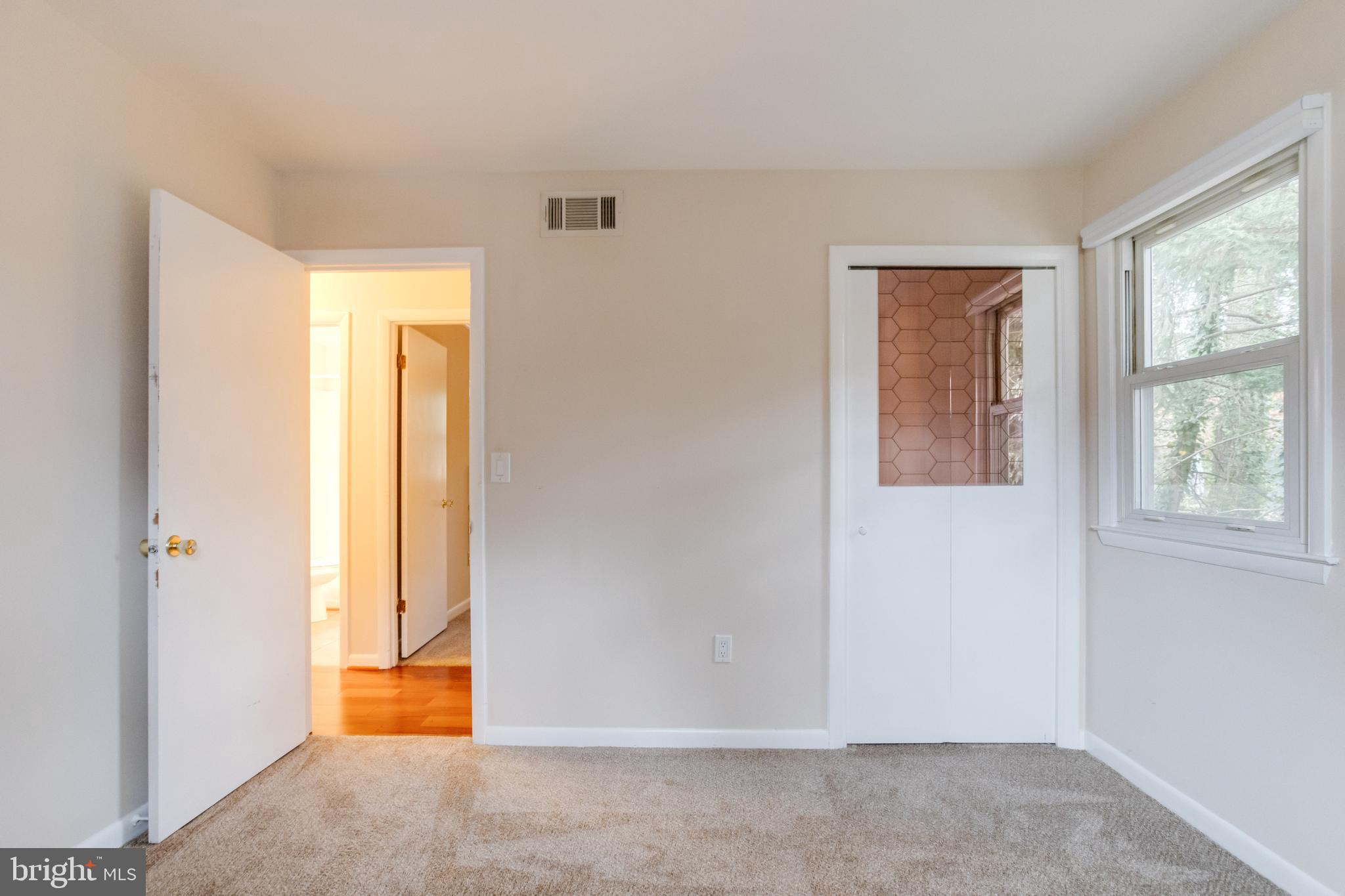 795 Windgate Drive Annapolis, MD 21409 - Photo 25 of 61 an empty room with windows