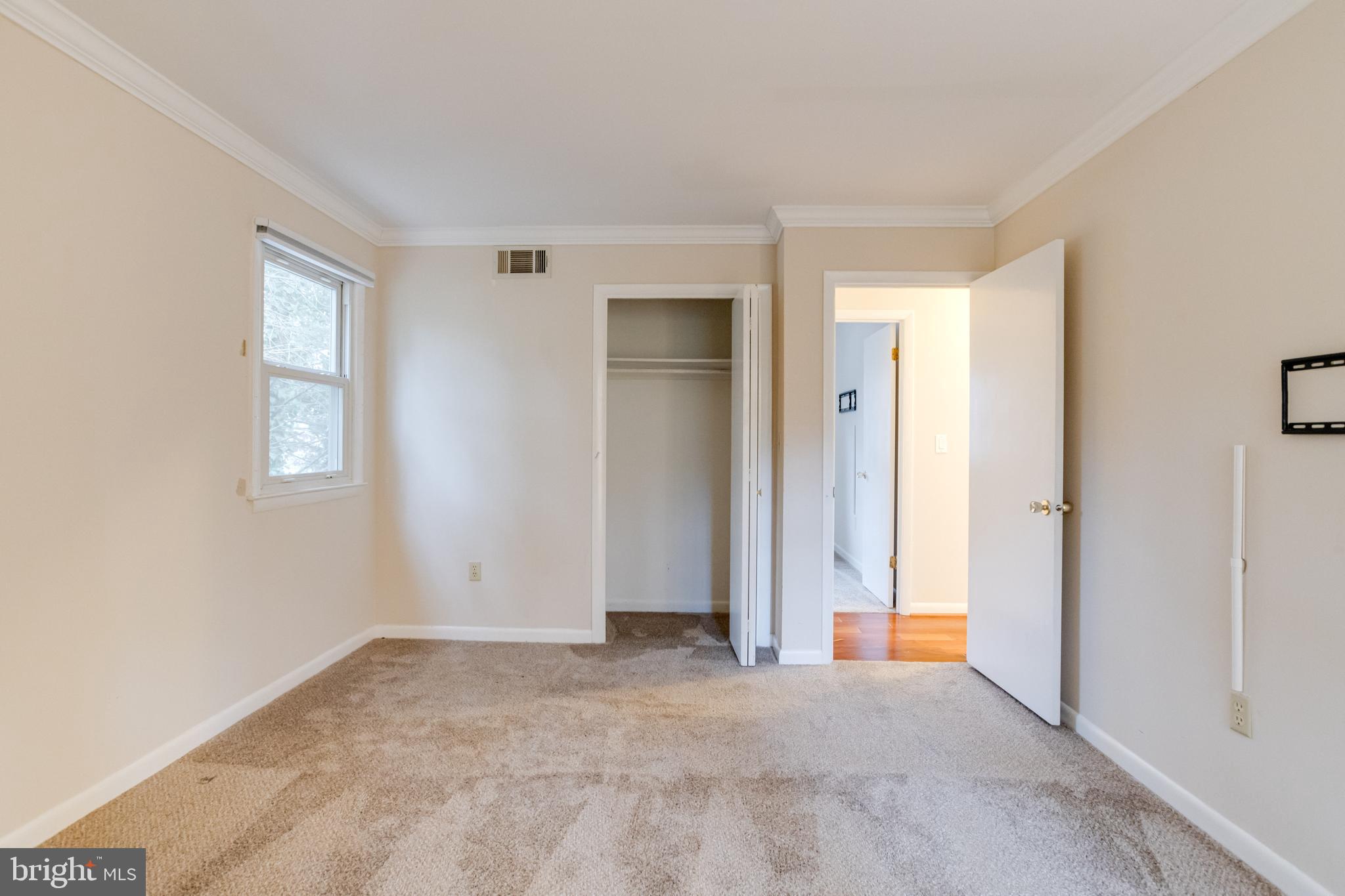 795 Windgate Drive Annapolis, MD 21409 - Photo 26 of 61 an empty room with windows and closet