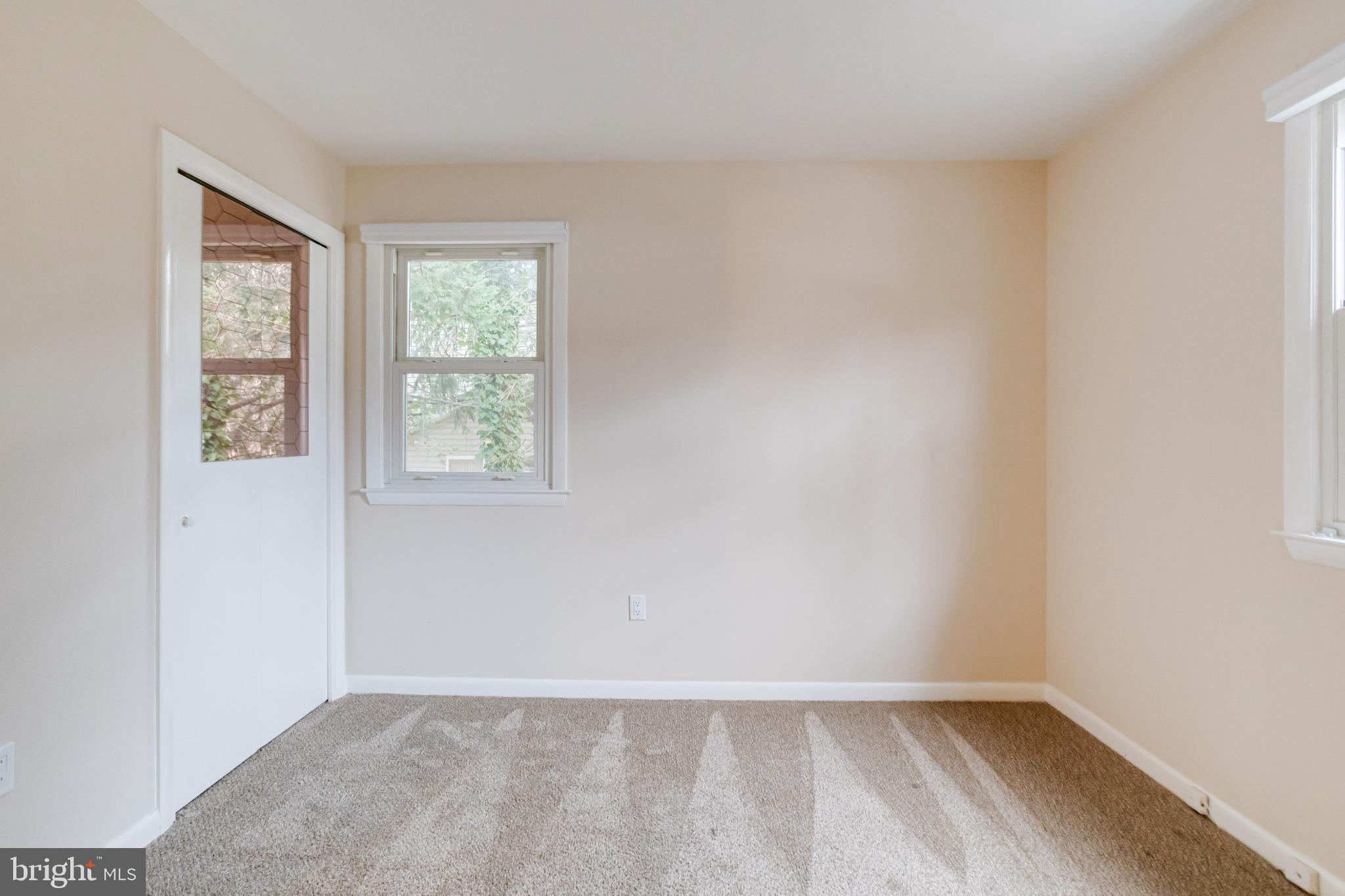795 Windgate Drive Annapolis, MD 21409 - Photo 27 of 61 an empty room with windows
